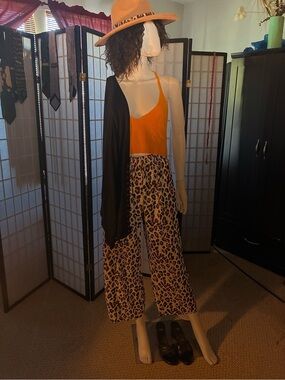 Tankaneo Wide-Leg Leopard Print Pants — Orange Accented